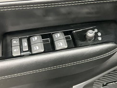 Used 2024 Jeep Wagoneer L Series II w/ Flexible Seating Group RWD image 20