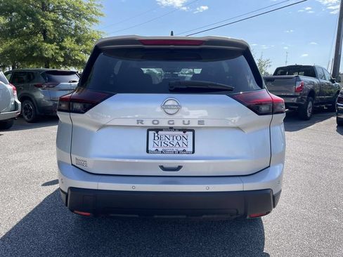 Used 2025 Nissan Rogue S FWD image 4
