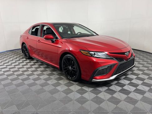 Used 2022 Toyota Camry XSE image 15