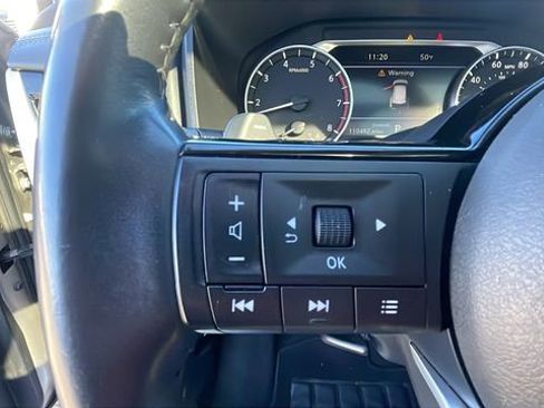 Used 2021 Nissan Rogue SL w/ Premium Package image 17