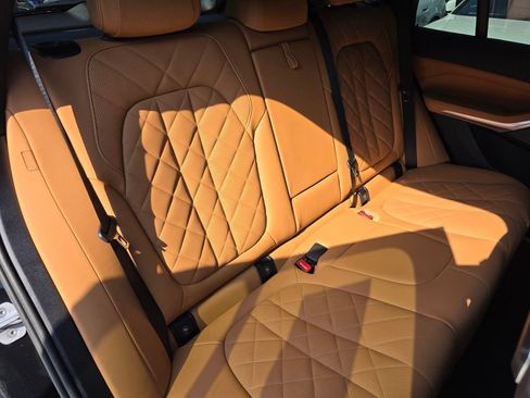 Used 2025 BMW X5 sDrive40i w/ Premium Package RWD image 26