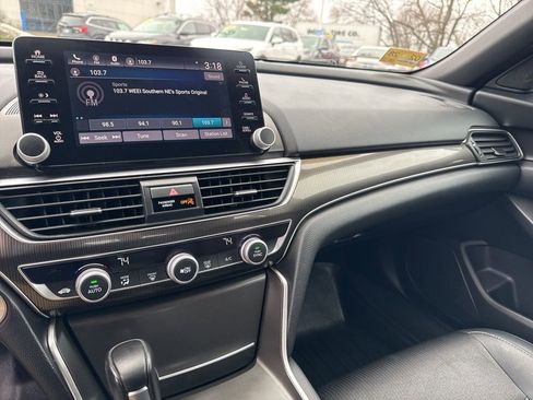 Used 2018 Honda Accord Sport image 15
