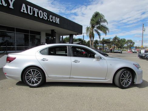 Used 2013 Lexus LS 460 AWD w/ F-Sport Pkg image 8