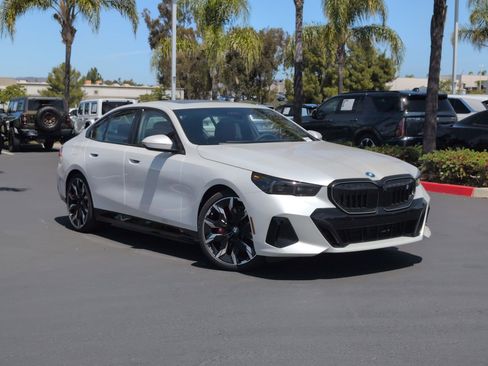 New 2026 BMW i5 eDrive40 w/ M Sport Package RWD image 2