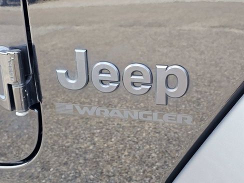 Used 2023 Jeep Wrangler Sport AWD/4WD image 8