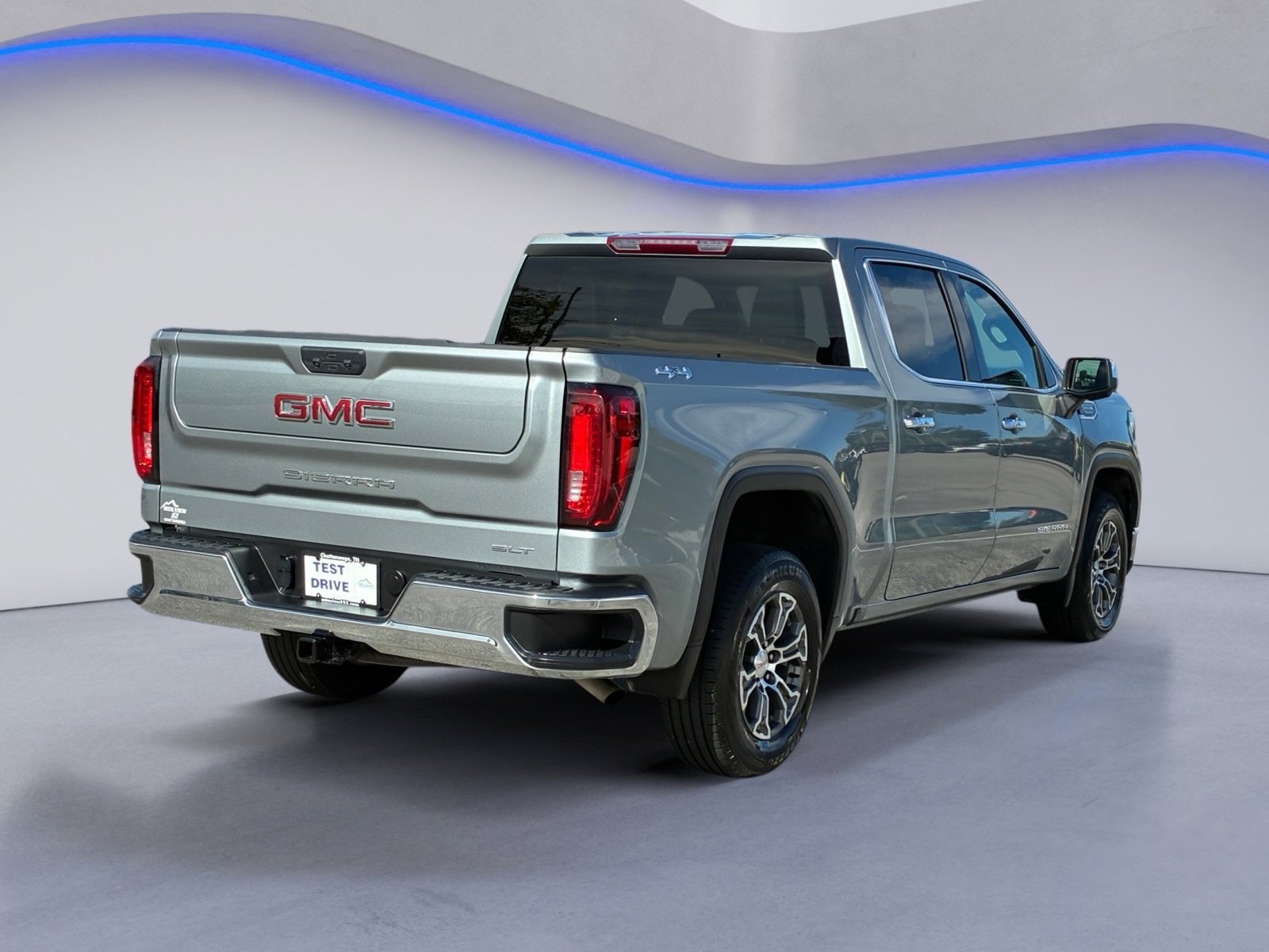 Used 2025 GMC Sierra 1500 SLT AWD/4WD image 7