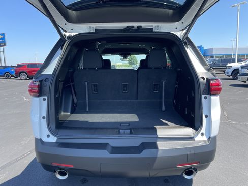 Used 2023 Chevrolet Traverse LT w/ Rear Camera Mirror Package AWD/4WD image 22