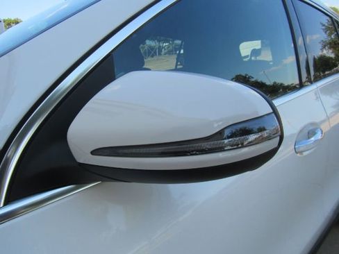 Used 2022 Mercedes-Benz GLA 250 4MATIC w/ Premium Package Lite image 15