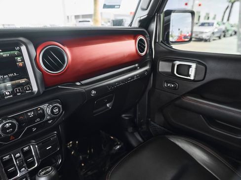 Used 2019 Jeep Wrangler Unlimited Rubicon AWD/4WD image 38