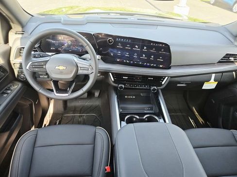 New 2026 Chevrolet Suburban Premier w/ Sun And Tow Package AWD/4WD image 7