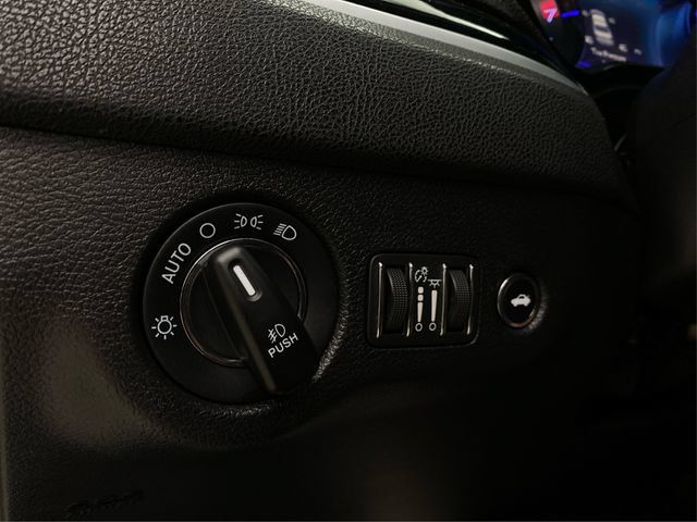 Used 2020 Chrysler 300 S AWD/4WD image 23