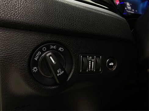 Used 2020 Chrysler 300 S AWD/4WD image 23