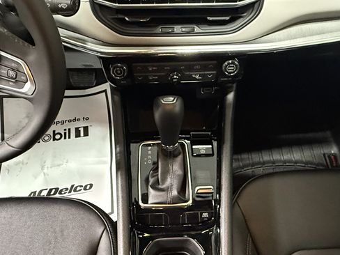 Used 2024 Jeep Compass Limited image 22