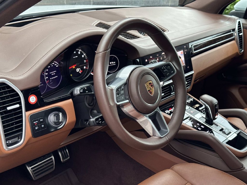 Certified 2023 Porsche Cayenne S Platinum AWD/4WD image 21