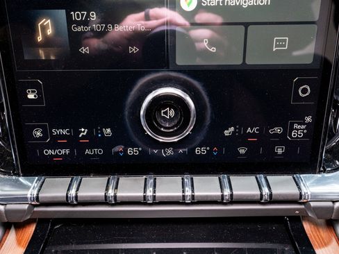 Used 2025 GMC Yukon Denali image 24