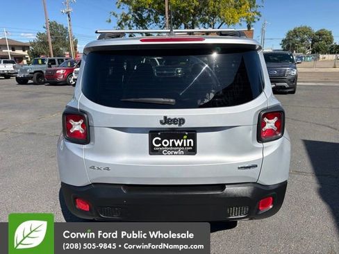 Used 2015 Jeep Renegade Latitude AWD/4WD image 6