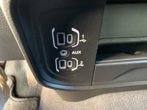 Used 2024 RAM 2500 Big Horn w/ Sport Appearance Package image 32