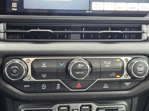 New 2026 Jeep Gladiator Sport image 13