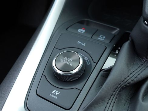 New 2025 Toyota RAV4 XLE image 12