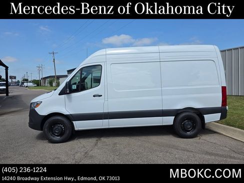 Used 2026 Mercedes-Benz Sprinter 2500 image 2