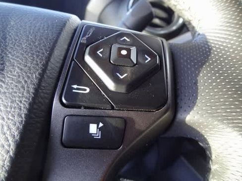 Used 2023 Toyota Tacoma TRD Sport image 11