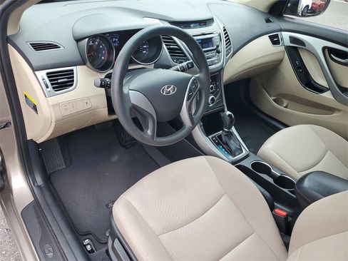 Used 2016 Hyundai Elantra SE image 19