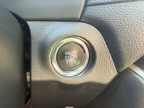 Certified 2019 Toyota RAV4 XLE AWD/4WD image 15