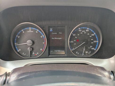 Used 2018 Toyota RAV4 XLE w/ Plus Extra Value Package AWD/4WD image 14