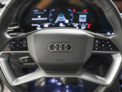 Used 2025 Audi Q5 Premium Plus w/ Premium Plus image 16