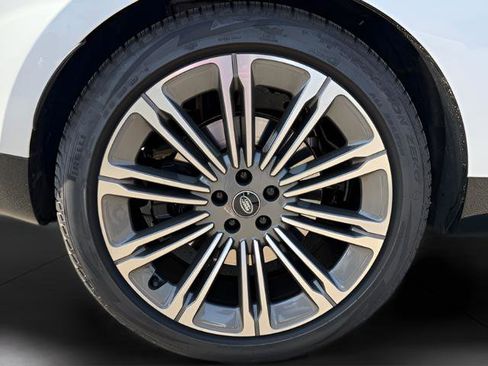 Certified 2024 Land Rover Range Rover Long Wheelbase Autobiography AWD/4WD image 12