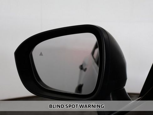 Used 2023 Nissan Rogue S AWD/4WD image 3