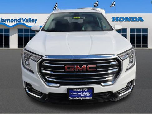 Used 2023 GMC Terrain SLT image 2