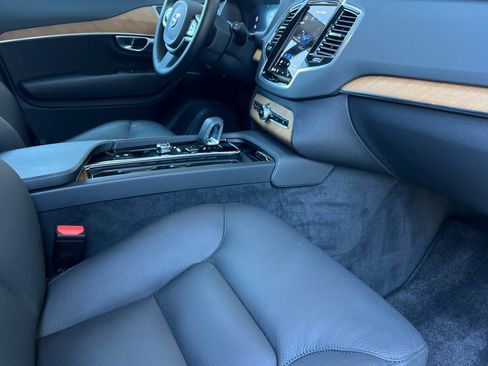 Used 2025 Volvo XC90 B6 Ultra image 20