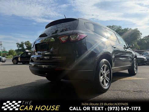 Used 2017 Chevrolet Traverse LT FWD image 7
