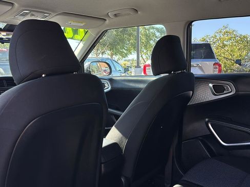 Used 2022 Kia Soul LX w/ Technology Package image 22