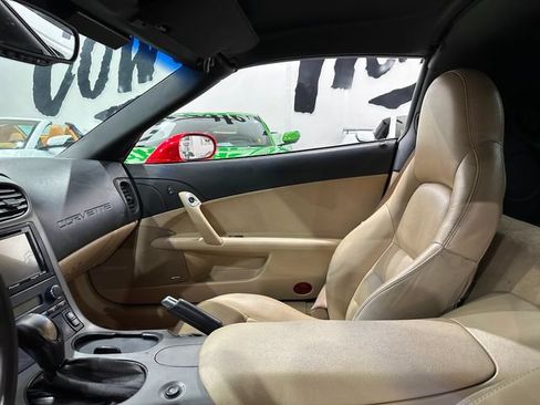 Used 2007 Chevrolet Corvette Coupe w/ Preferred Equipment Group RWD image 13