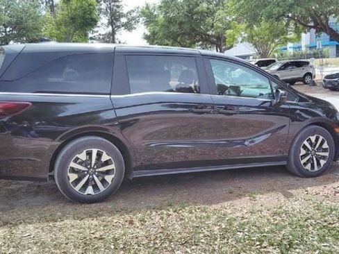 Used 2025 Honda Odyssey EX-L image 2