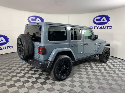 Used 2024 Jeep Wrangler Unlimited Sahara w/ Safety Group AWD/4WD image 3