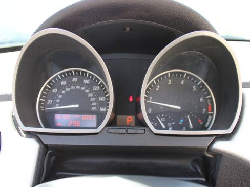 Used 2003 BMW Z4 2.5i image 16