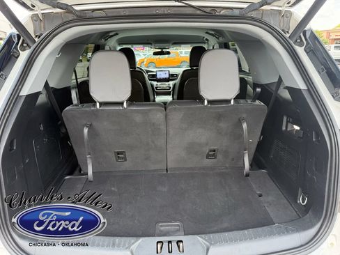 Used 2023 Ford Explorer XLT w/ Equipment Group 202A AWD/4WD image 18