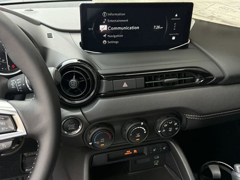 New 2025 MAZDA MX-5 Miata Club image 17