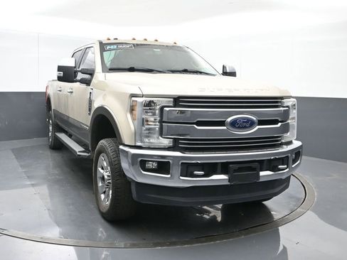 Used 2018 Ford F250 Lariat w/ Chrome Package image 8