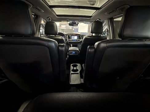 Used 2018 Toyota Highlander Limited Platinum AWD/4WD image 27