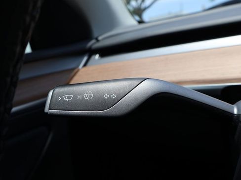 Used 2024 Tesla Model Y Performance AWD/4WD image 41