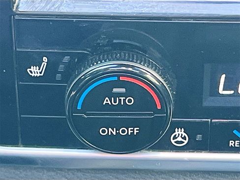 Used 2023 Nissan Rogue Platinum w/ Platinum Premium Package image 21