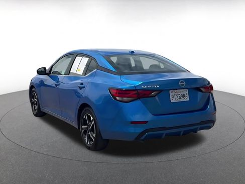 Used 2025 Nissan Sentra SV FWD image 9