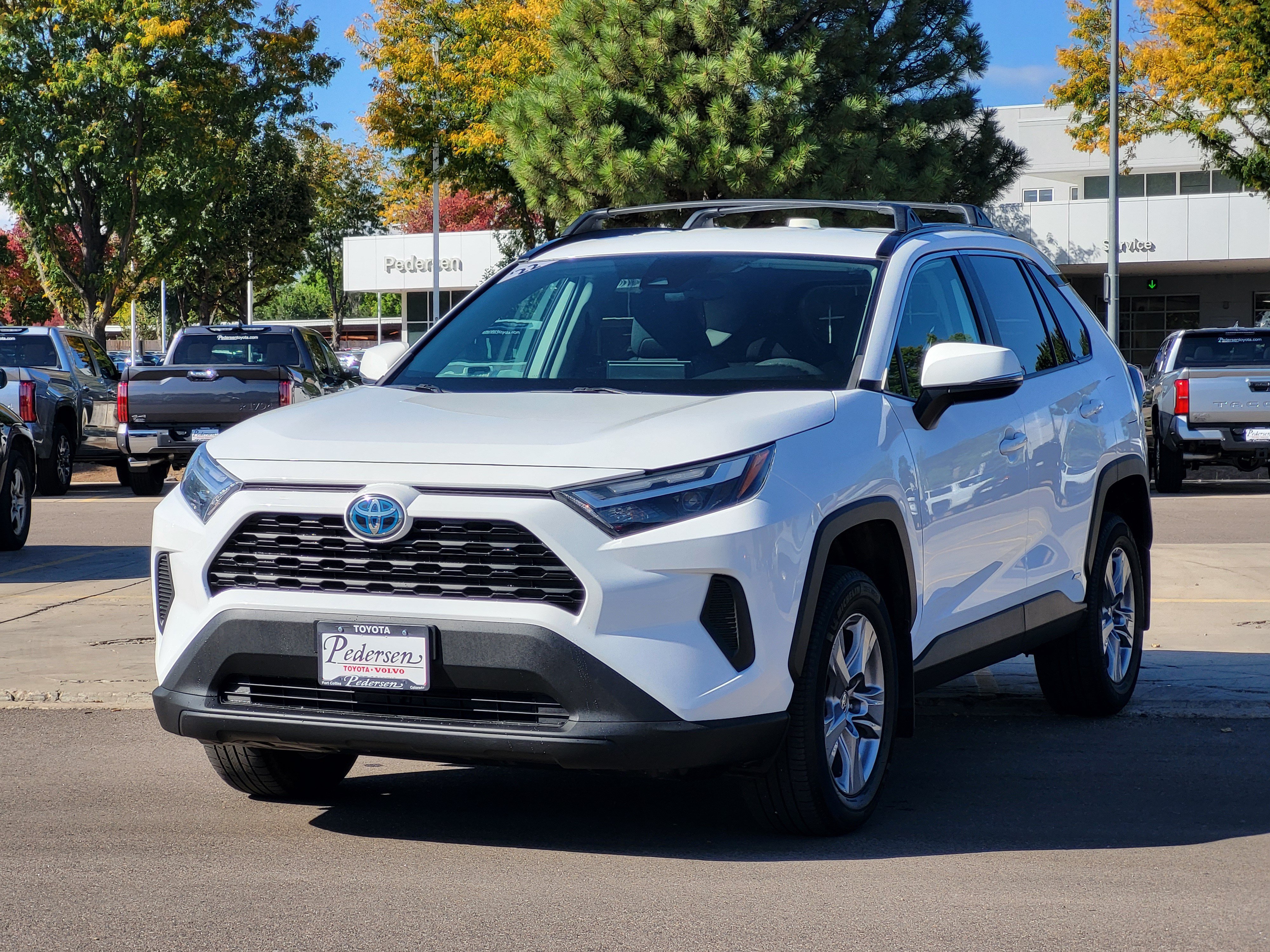 Used 2022 Toyota RAV4 XLE AWD/4WD image 4