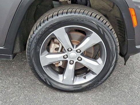 Certified 2022 Jeep Grand Cherokee L Limited image 11