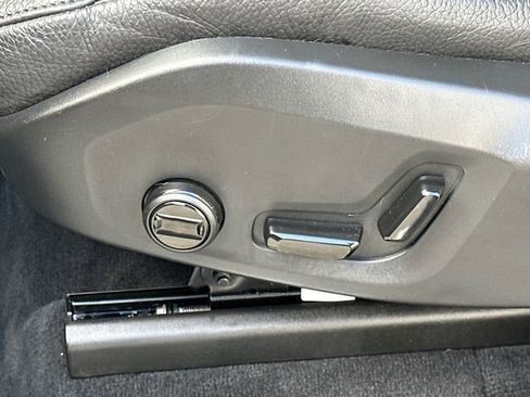 Used 2025 Volvo XC90 B6 Plus image 41