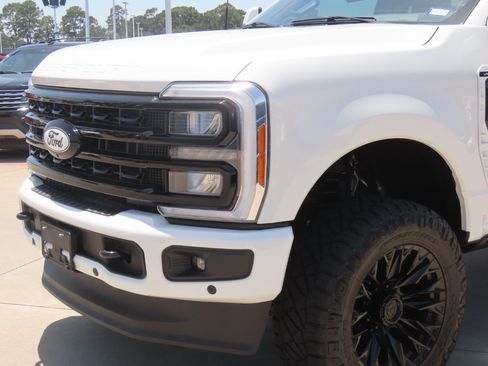Used 2023 Ford F350 Lariat w/ Lariat Ultimate Package AWD/4WD image 3